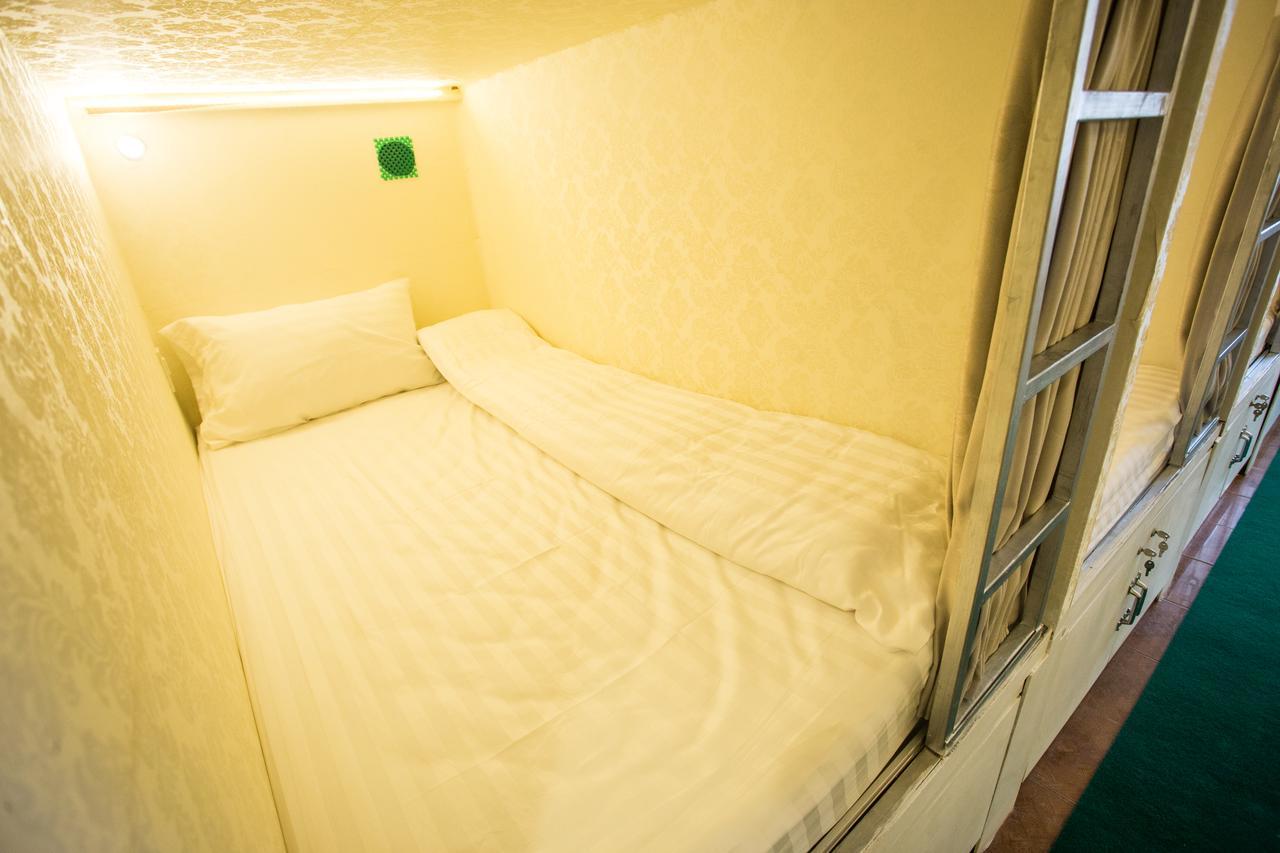 Green Box Capsule Hostel & Hotel Виентиане Екстериор снимка