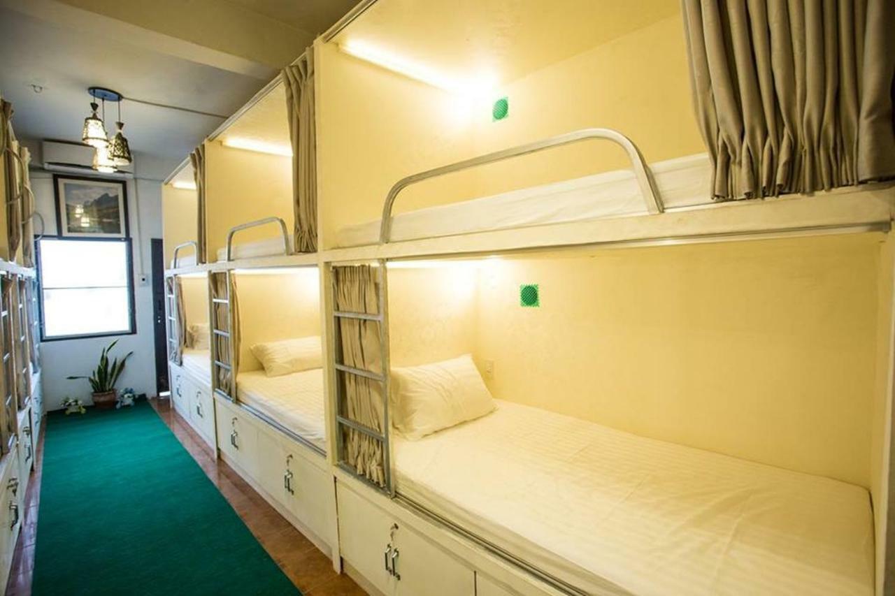 Green Box Capsule Hostel & Hotel Виентиане Екстериор снимка